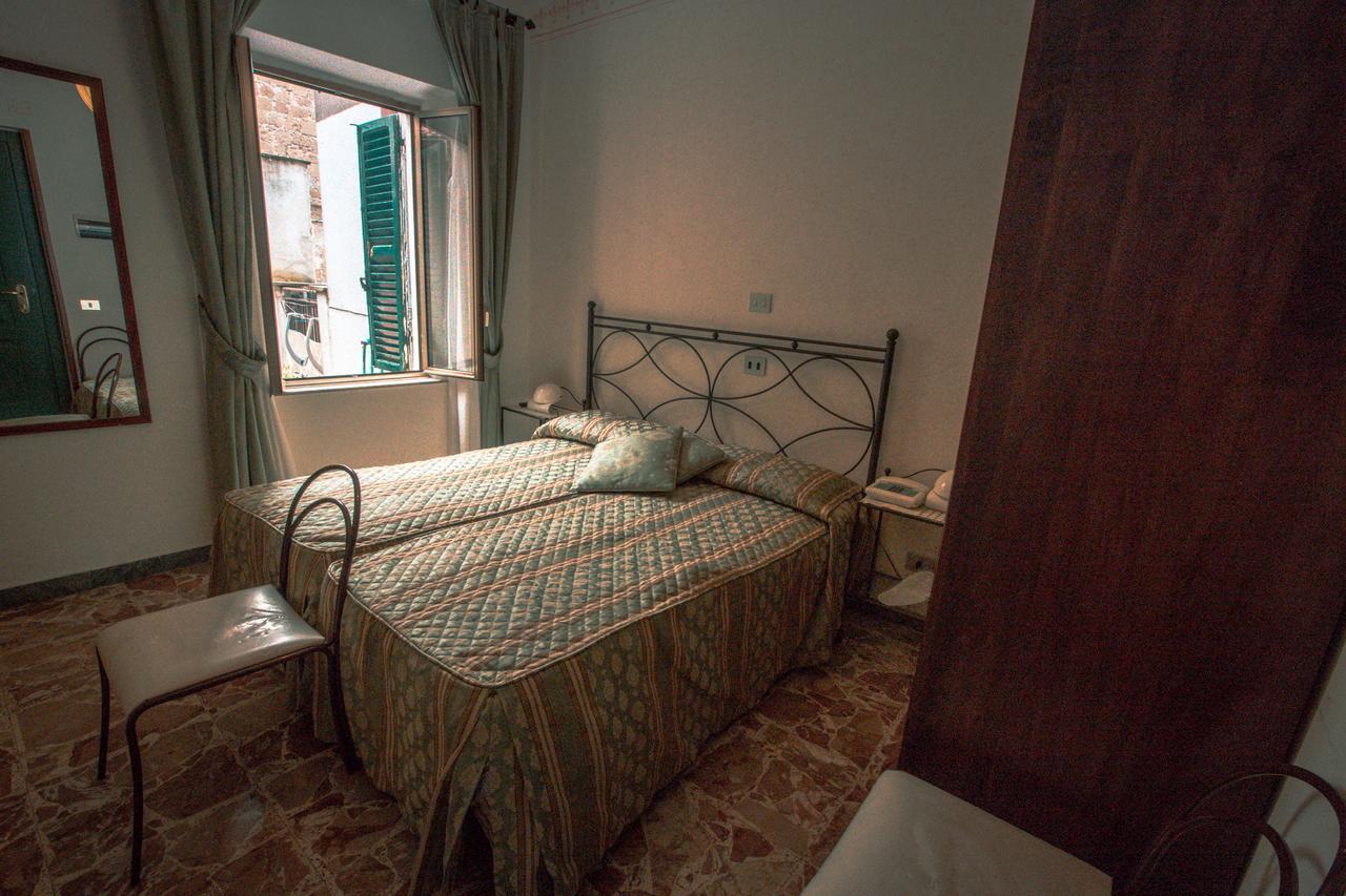Albergo Guastini Pitigliano Exterior foto
